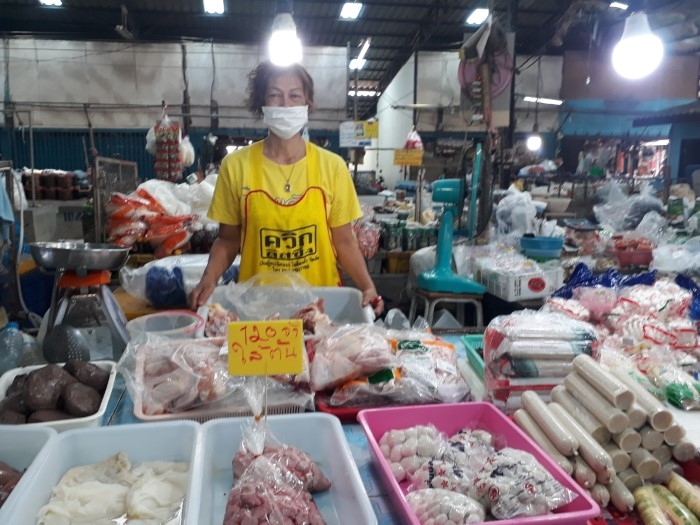 ตรวจประเมินตลาดสดและเก็บตัวอย่างอาหารส่งตรวจองค์การอาหารและยาโดยสำนักงานสาธารณสุข จังหวัดการฬสินธ์ โดยทีมรถโมบายยูนิต