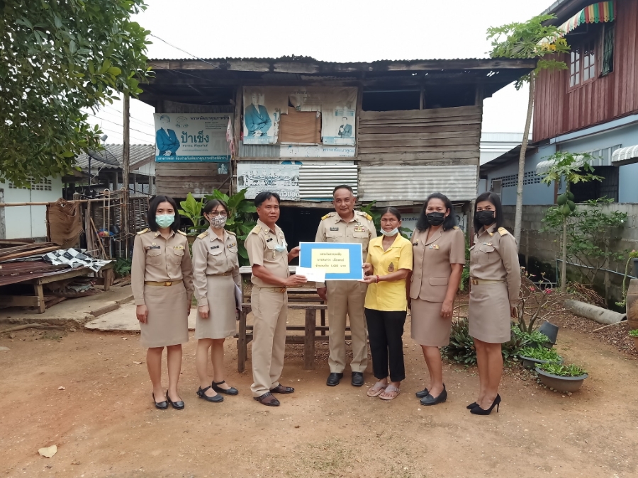 เทศบาลตำบลวังชัย ให้ความช่วยเหลือผู้ประสบภัยในชุมชนศรีหนองกุง จากเหตุวาตภัยเมื่อวันที่ 5 มีนาคม 2564