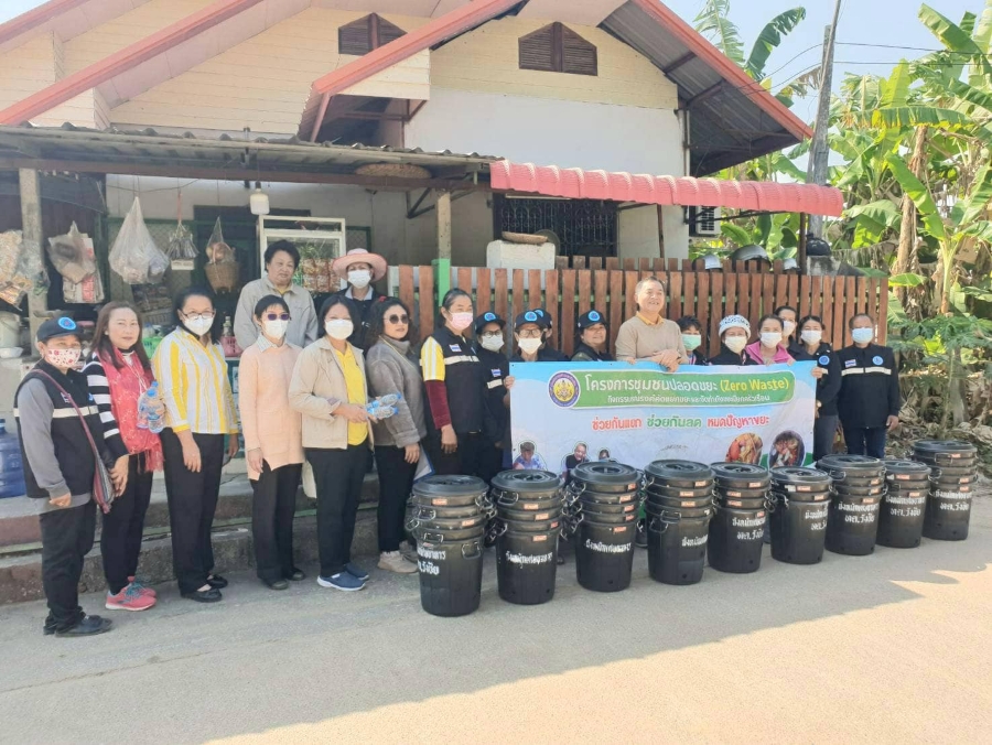 นายกิตติ คำแก่นคูณ นายกเทศมนตรีตำบลวังชัย ผู้บริหาร สมาชิกสภาเทศบาลและพนักงานเทศบาล  ออกแจกถังขยะเปียกให้ประชนชนในเขตเทศบาล ให้ครอบคลุมทุกครัวเรือน และแนะนำการใช้ถังขยะให้ถูกต้อง