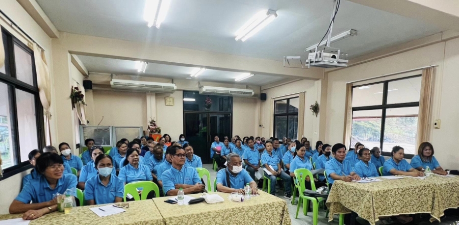 นายกเทศมนตรีตำบลวังชัย ร่วมประชุมคณะกรรมการชุมชน เพื่อติดตามผลการดำเนินงาน กิจกรรมที่ได้ขอความร่วมมือ และมอบนโยบาย และกิจกรรมอื่นๆ ที่จะได้ขอความร่วมมือกับชุมชนในการพัฒนาเทศบาลตำบลวังชัยต่อไป เมื่อวันที่ 12 ธันวาคม 2566 ณ ห้องประชุมเทศบาลตำบลวังชัย